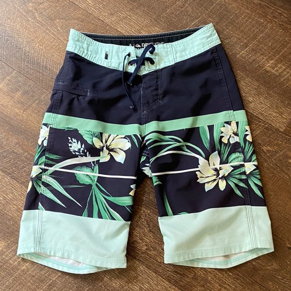 Quiksilver DryFlight Boardshorts - Size 24 - Picture 2 of 8